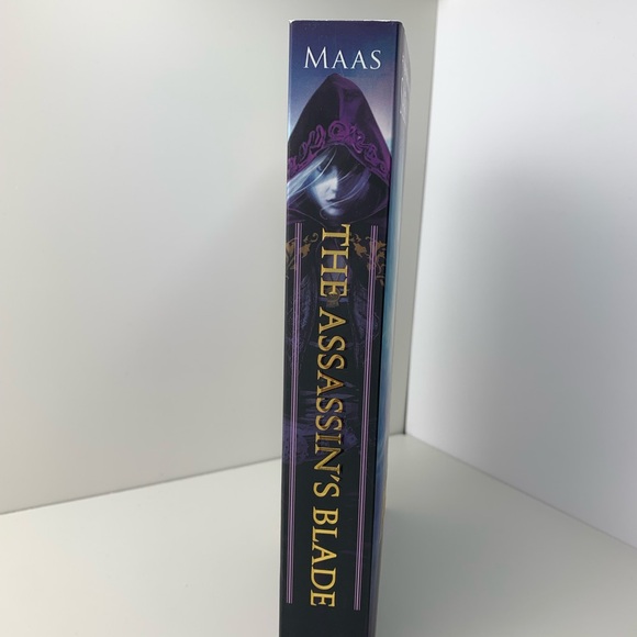 Throne of Glass The Assassin’s Blade by Sarah J. Maas - Picture 3 of 11